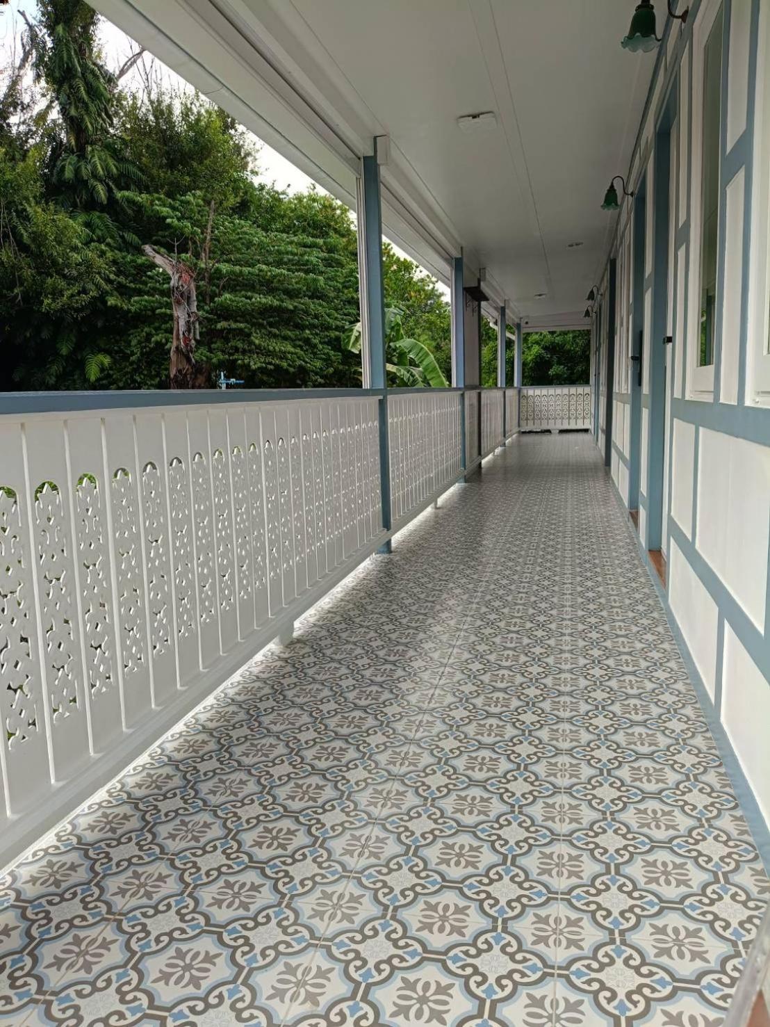 Hotel Baan Debtida Bangkok Exterior foto