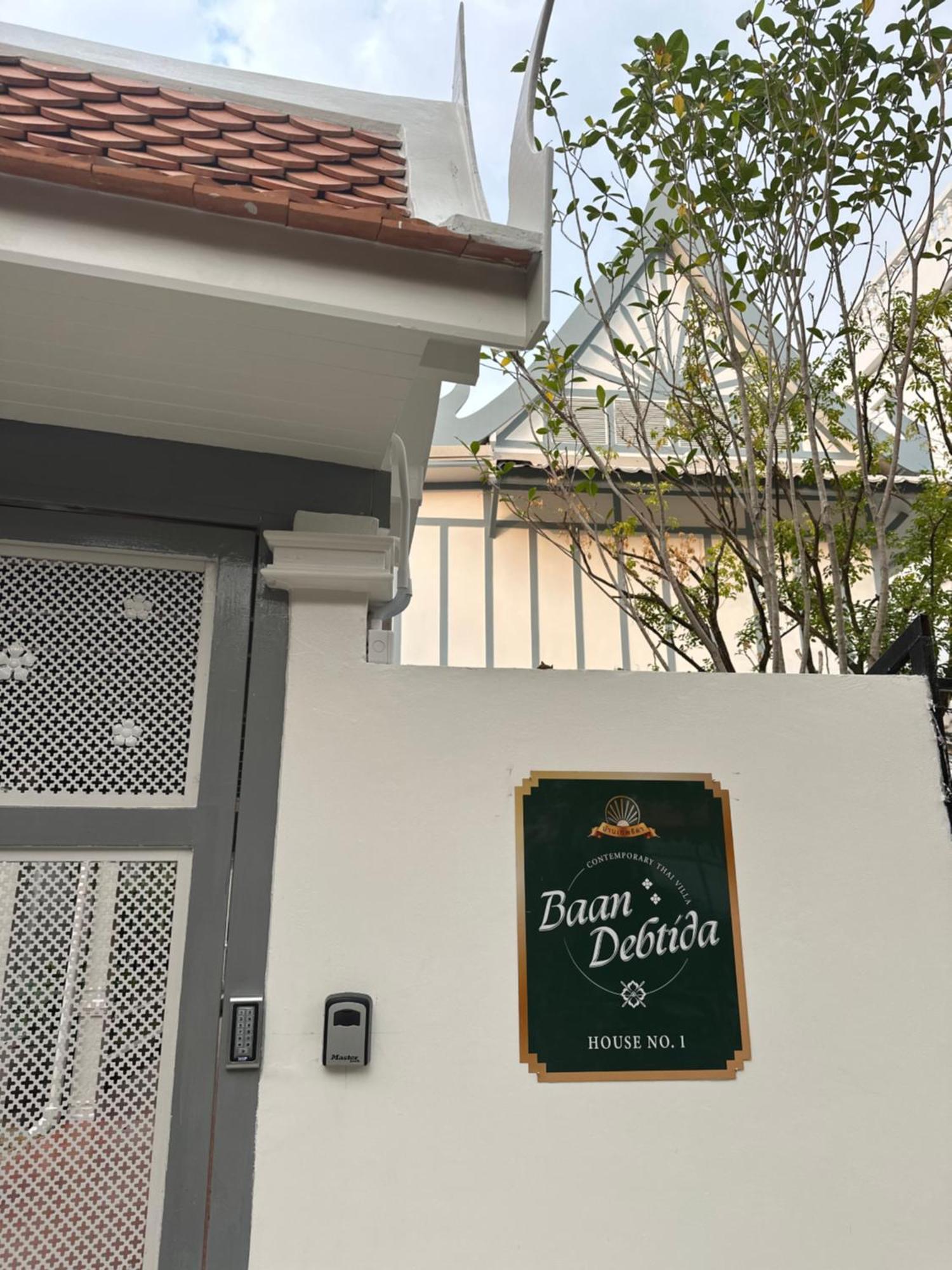 Hotel Baan Debtida Bangkok Exterior foto